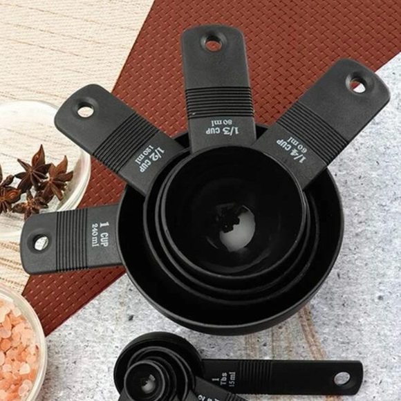 Pyrex Resting Black Measuring Cups - Picture 5 of 13